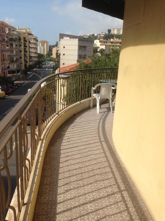 Moderne Mentone