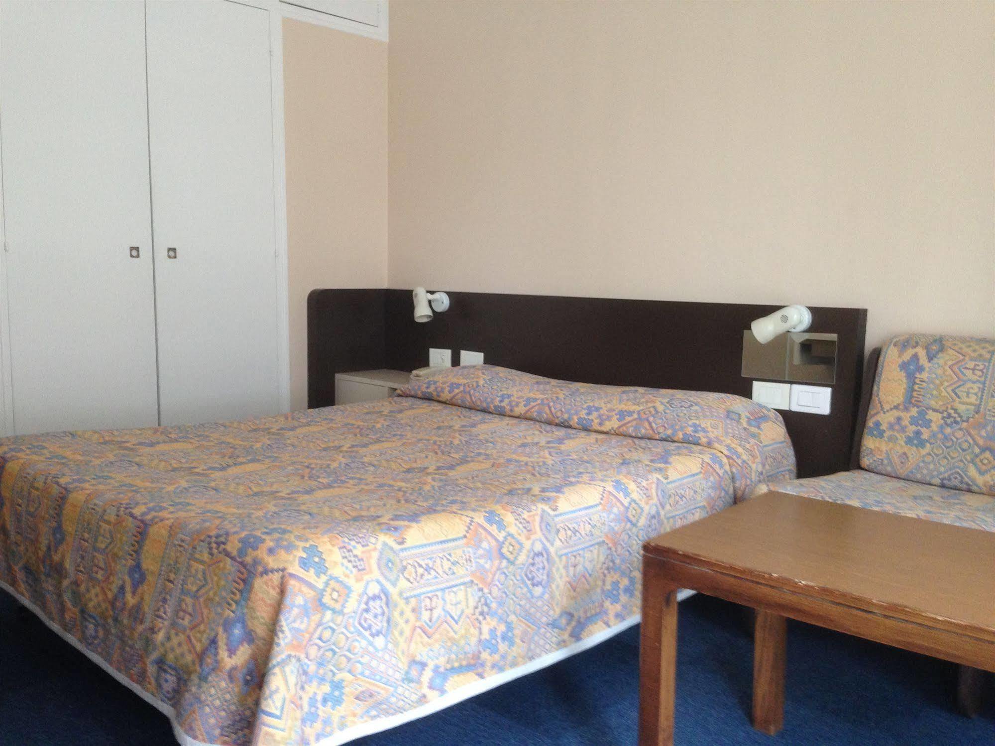 Hotel Moderne 2*