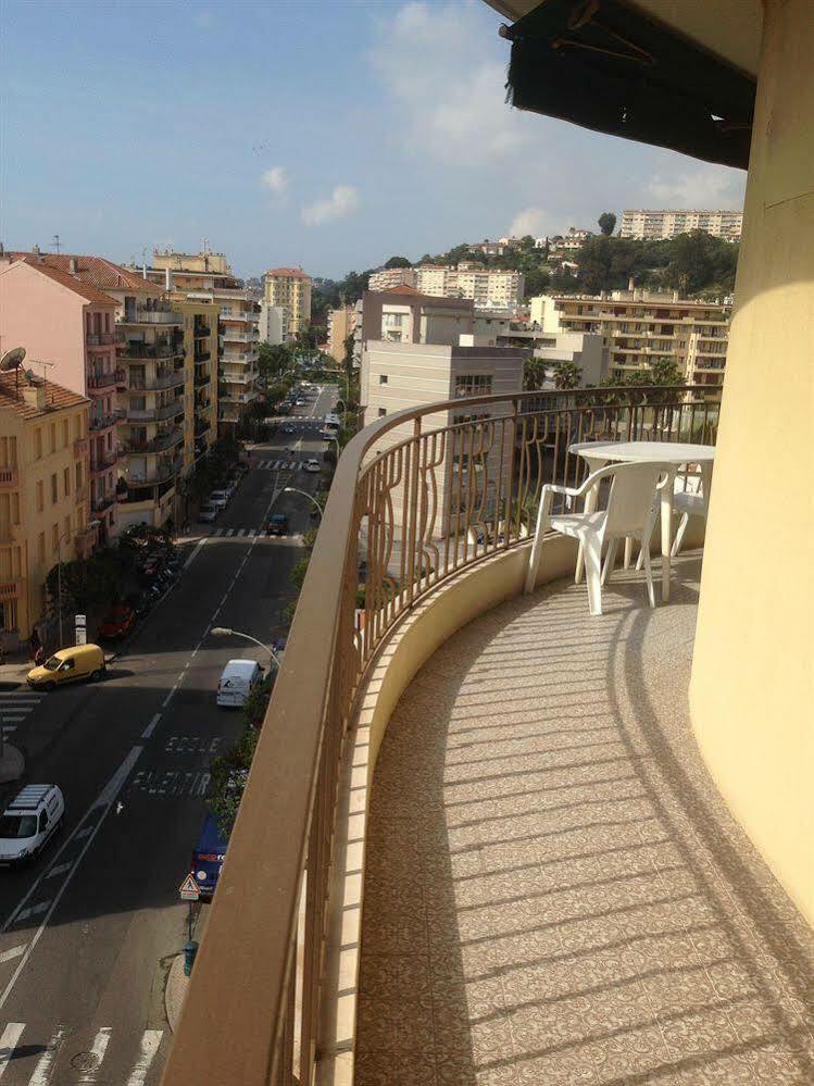 Moderne 2*
