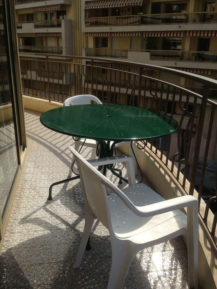Hotel Moderne 2*